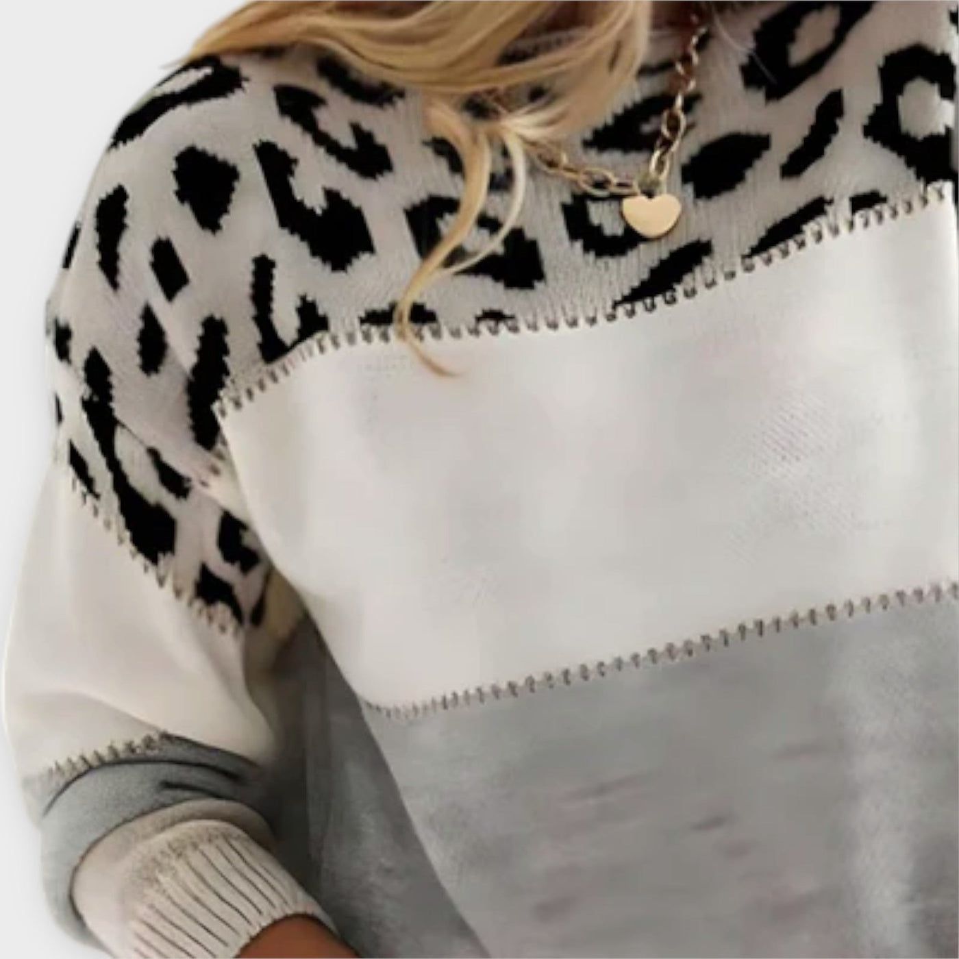 Ava™ - Casual Sweater with Leopard Design
