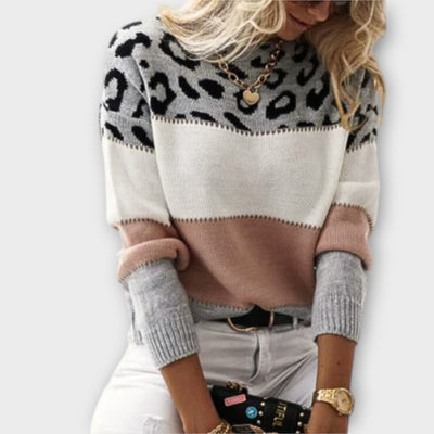 Ava™ - Casual Sweater with Leopard Design